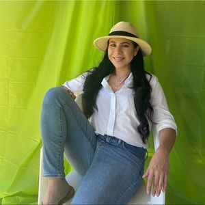 Meet your Posher, Alma